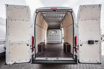 Wypożyczalnia samochodów dostawczych Kraków - SalekBus